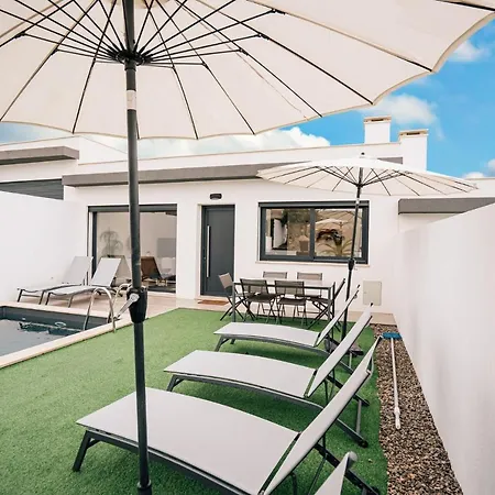 Purple Beach Villa Santa Barbara (Lisbon)